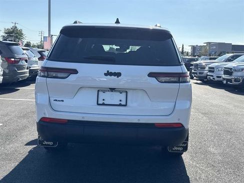 Used 2024 Jeep Grand Cherokee L Laredo AWD/4WD image 6