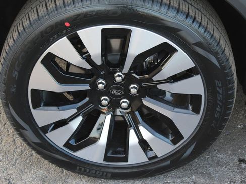 New 2026 Ford Explorer Platinum image 2