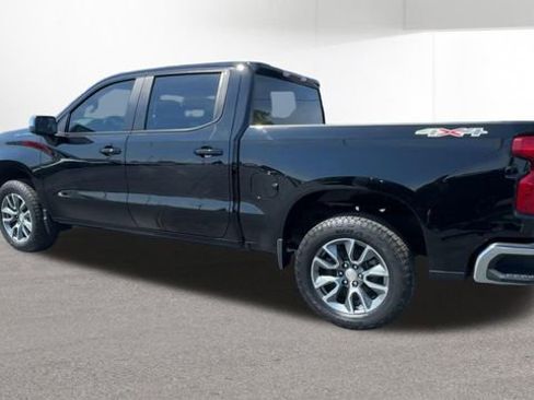 Used 2024 Chevrolet Silverado 1500 LT AWD/4WD image 6