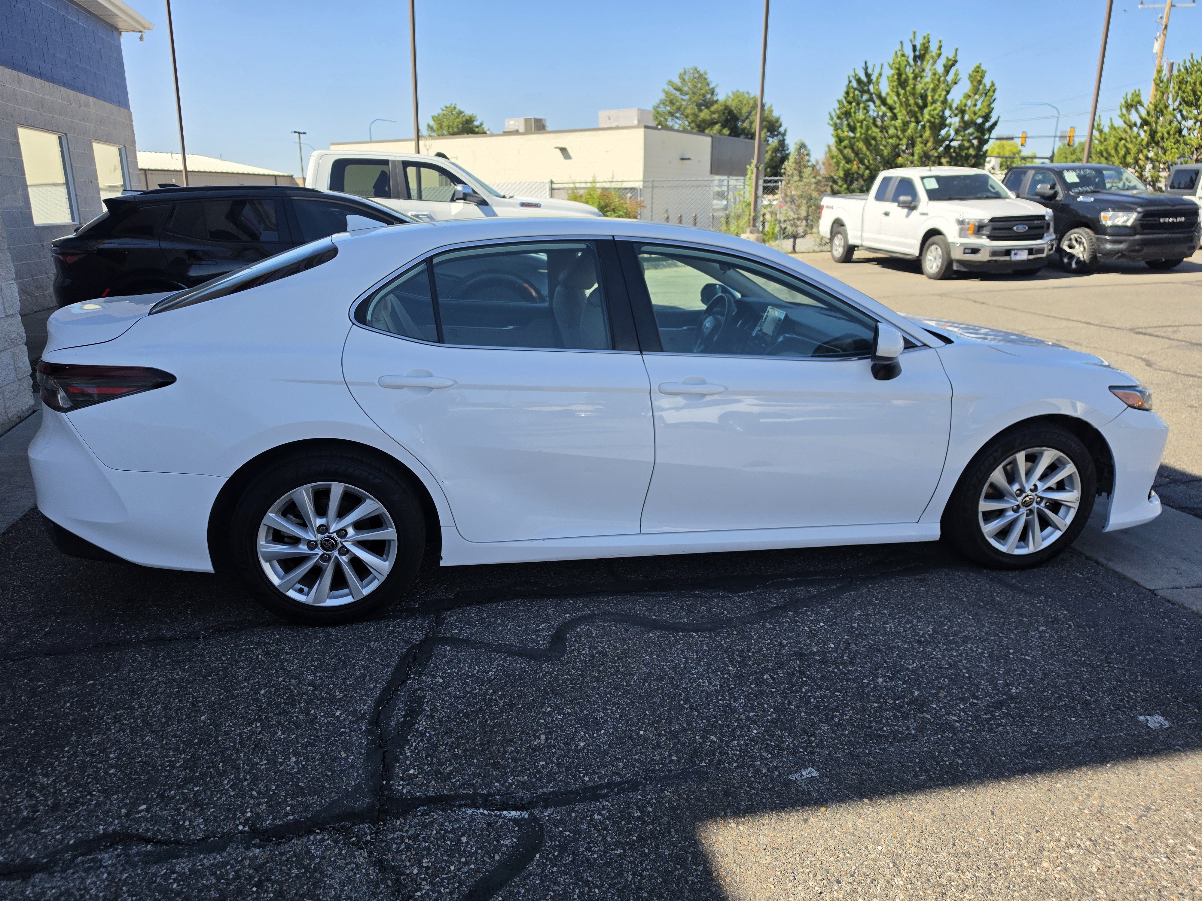 Used 2023 Toyota Camry LE FWD image 8