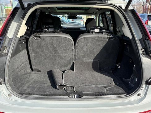 Used 2025 Volvo XC90 B6 Plus image 5