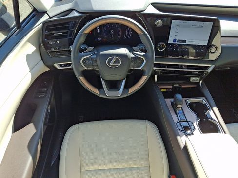 Used 2023 Lexus RX 350 Premium w/ Accessory Package AWD/4WD image 11