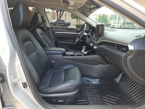 Certified 2025 Nissan Altima 2.5 SL FWD image 28