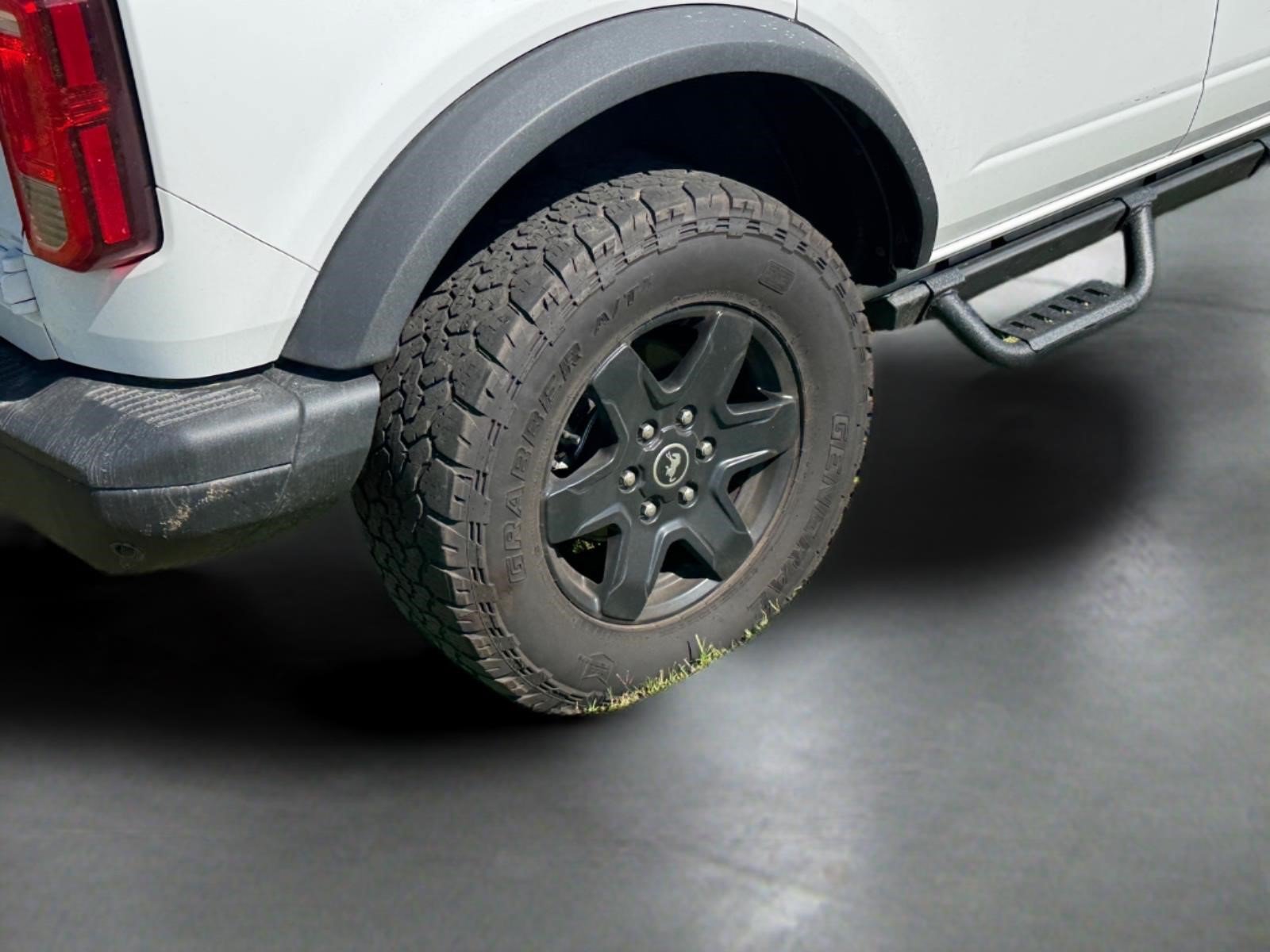 Used 2024 Ford Bronco Black Diamond AWD/4WD image 18