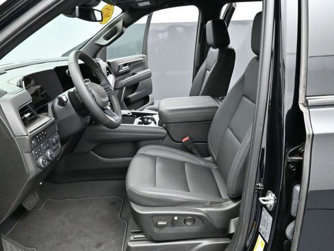 Used 2025 Chevrolet Tahoe Z71 w/ Z71 Off-Road Package image 16