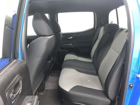 Used 2020 Toyota Tacoma TRD Off-Road image 25