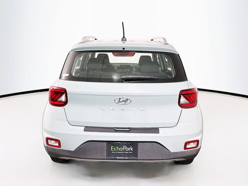 Used 2025 Hyundai Venue SEL FWD image 7