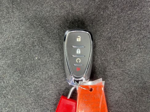 Used 2025 Chevrolet Trax LT FWD image 36