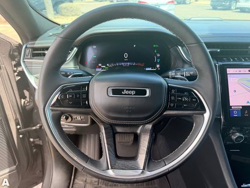 Certified 2024 Jeep Grand Cherokee Overland w/ Luxury Tech Group IV AWD/4WD image 20