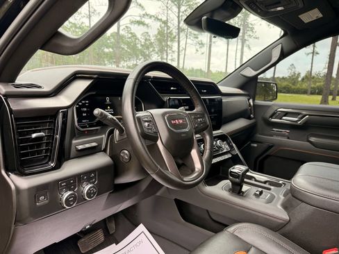 Used 2023 GMC Sierra 1500 AT4 w/ Technology Package AWD/4WD image 16