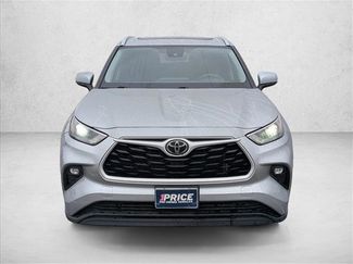 Used 2024 Toyota Highlander XLE video 2