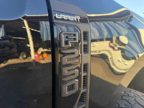 Used 2024 Ford F250 Lariat w/ Lariat Ultimate Package AWD/4WD image 31