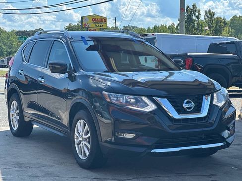 Used 2017 Nissan Rogue SV w/ SV Premium Package AWD/4WD image 1