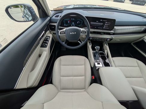 Certified 2025 Kia Telluride EX FWD image 18