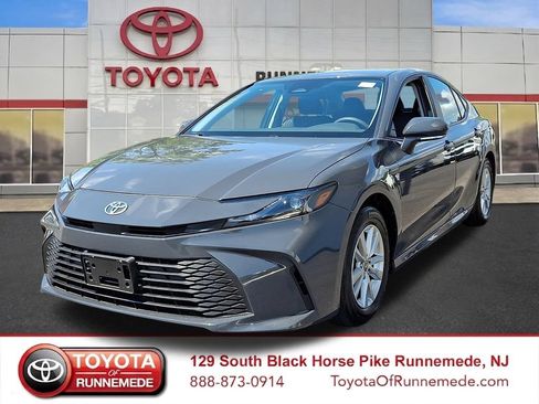 Certified 2025 Toyota Camry LE FWD image 3