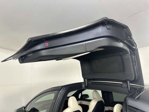 Used 2022 Tesla Model X AWD/4WD image 28