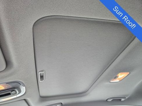 Used 2025 Hyundai Elantra Limited FWD image 24