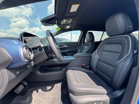 Used 2024 Chevrolet Equinox EV LT FWD image 27