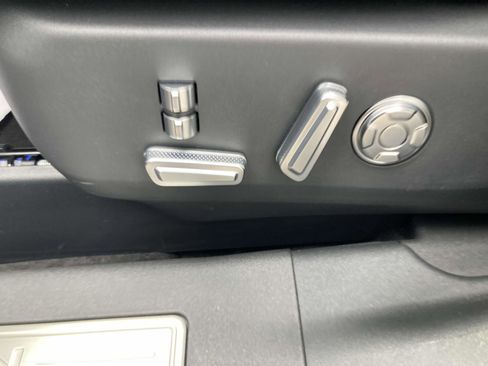 New 2025 Lincoln Nautilus Reserve image 23