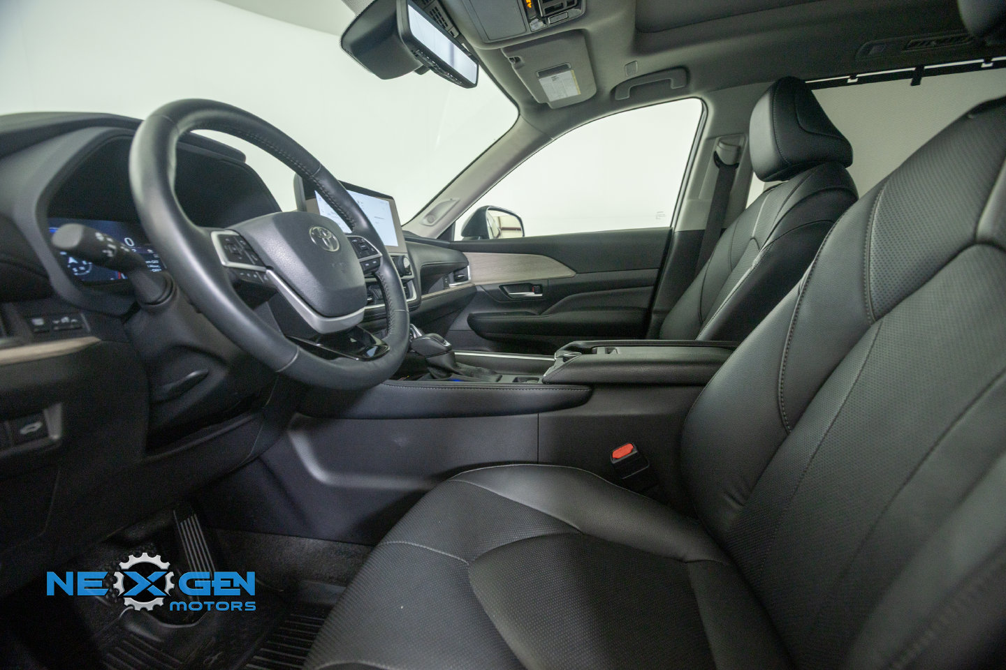 Used 2026 Toyota Grand Highlander AWD image 13