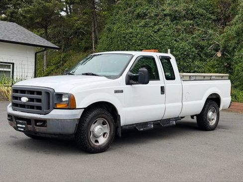 Used 2005 Ford F350 XLT RWD image 1