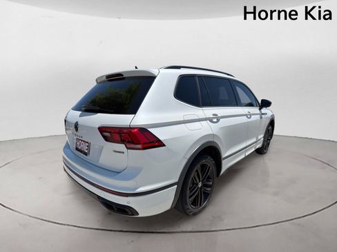 Used 2022 Volkswagen Tiguan SE R-Line AWD/4WD image 4