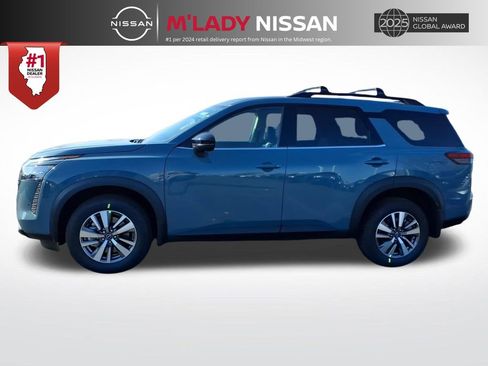 New 2026 Nissan Pathfinder SL image 4