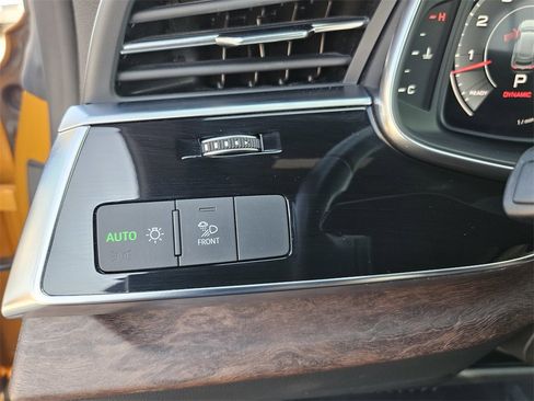 Used 2023 Audi Q8 Premium Plus w/ Premium Plus Package image 18