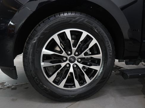Used 2025 Ford Expedition Platinum AWD/4WD image 36