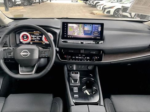 Certified 2025 Nissan Rogue Platinum w/ Platinum Premium Package image 15