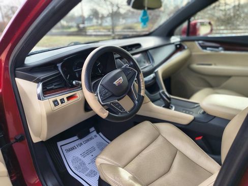 Used 2019 Cadillac XT5 Luxury image 3