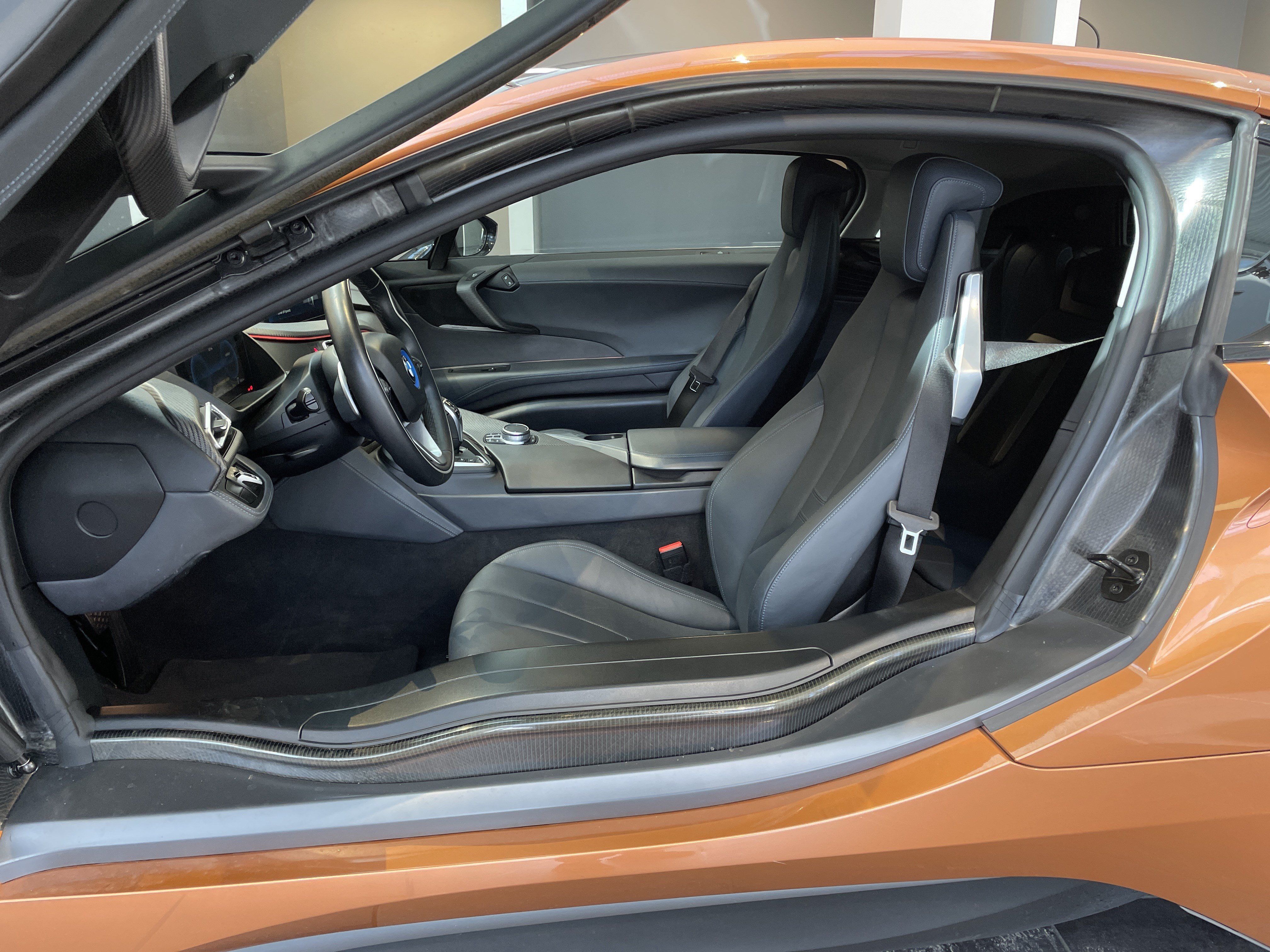 Used 2019 BMW i8 Coupe AWD/4WD image 19