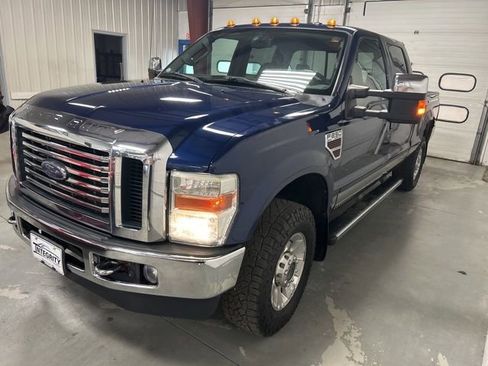 Used 2010 Ford F250 Lariat image 3