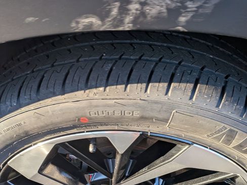 Used 2023 Mitsubishi Outlander SEL image 13