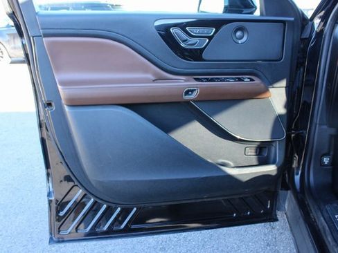 Used 2021 Lincoln Aviator Reserve w/ Elements Package Plus image 10