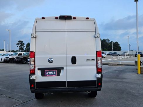 Used 2026 RAM ProMaster 2500 w/ Convenience Group FWD image 6
