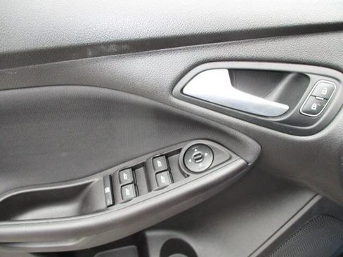 Used 2018 Ford Focus SE image 11