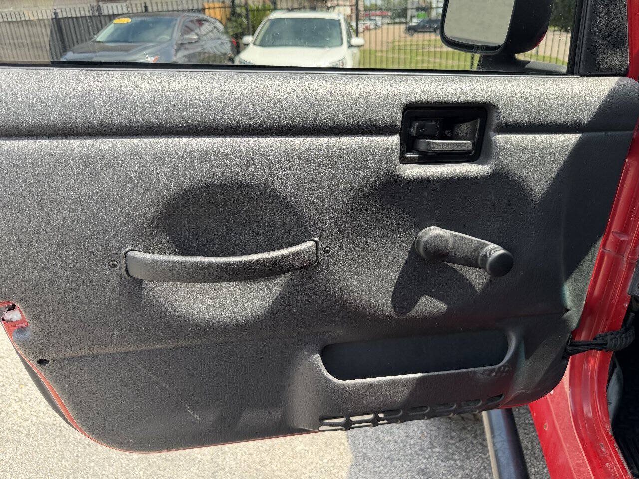 Used 2004 Jeep Wrangler 4WD image 7