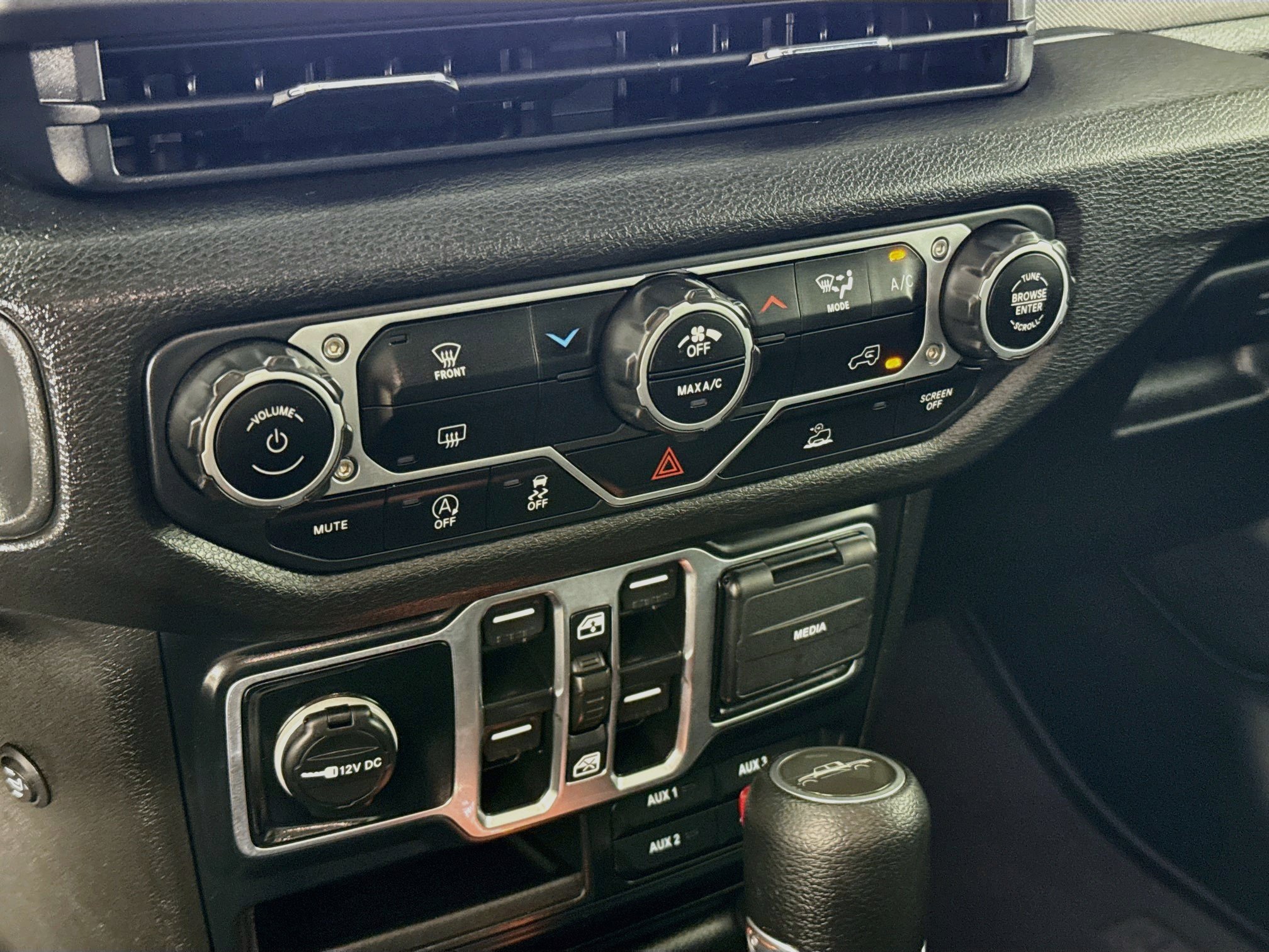 Used 2025 Jeep Gladiator Sport AWD/4WD image 18