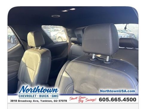 Used 2023 Chevrolet Traverse LT image 37