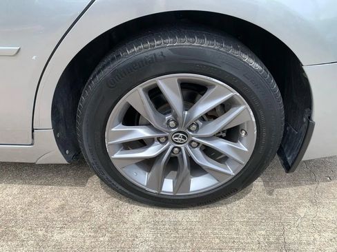 Used 2019 Toyota Avalon XLE w/ Moonroof Package FWD image 23