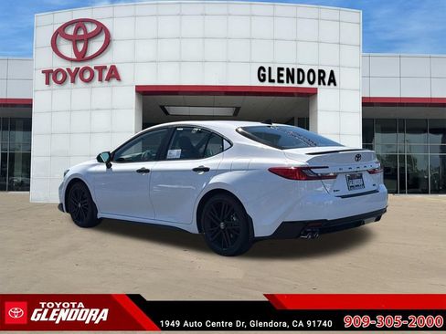 New 2026 Toyota Camry Hybrid FWD image 7