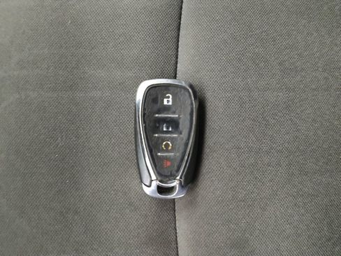 Used 2022 Chevrolet Trax LT w/ LT Convenience Package image 32