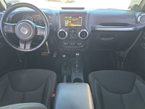 Used 2014 Jeep Wrangler Unlimited Rubicon w/ Connectivity Group image 9