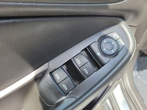Used 2023 Buick Encore GX Select w/ Sport Touring Package FWD image 25
