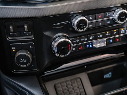 Used 2026 Ford F450 Platinum w/ FX4 Off-Road Package image 70