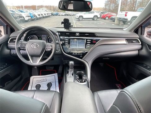 Used 2020 Toyota Camry SE image 20