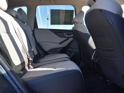 Used 2022 Subaru Forester Premium image 11
