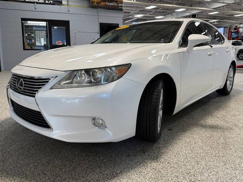 Used 2013 Lexus ES 350 w/ Premium Pkg FWD image 3