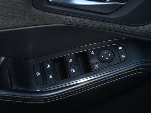 Used 2023 Nissan Rogue SV image 10